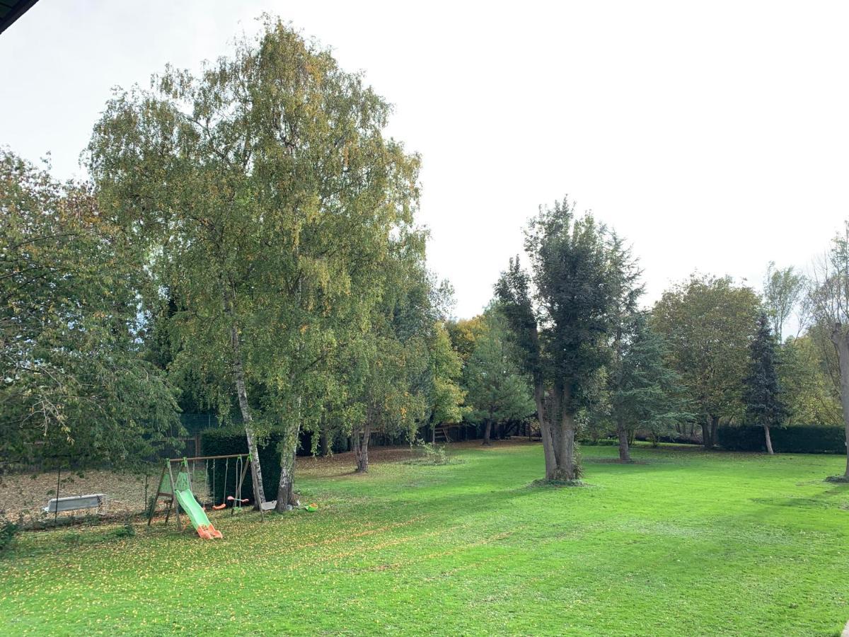 Appartement Familial Au Bord De La Marne, Jardin 8000M2, Piscine, Court De Tennis, Terrasse, Parking Gratuit Proche Disneyland 伊斯勒勒维莱努瓦 外观 照片