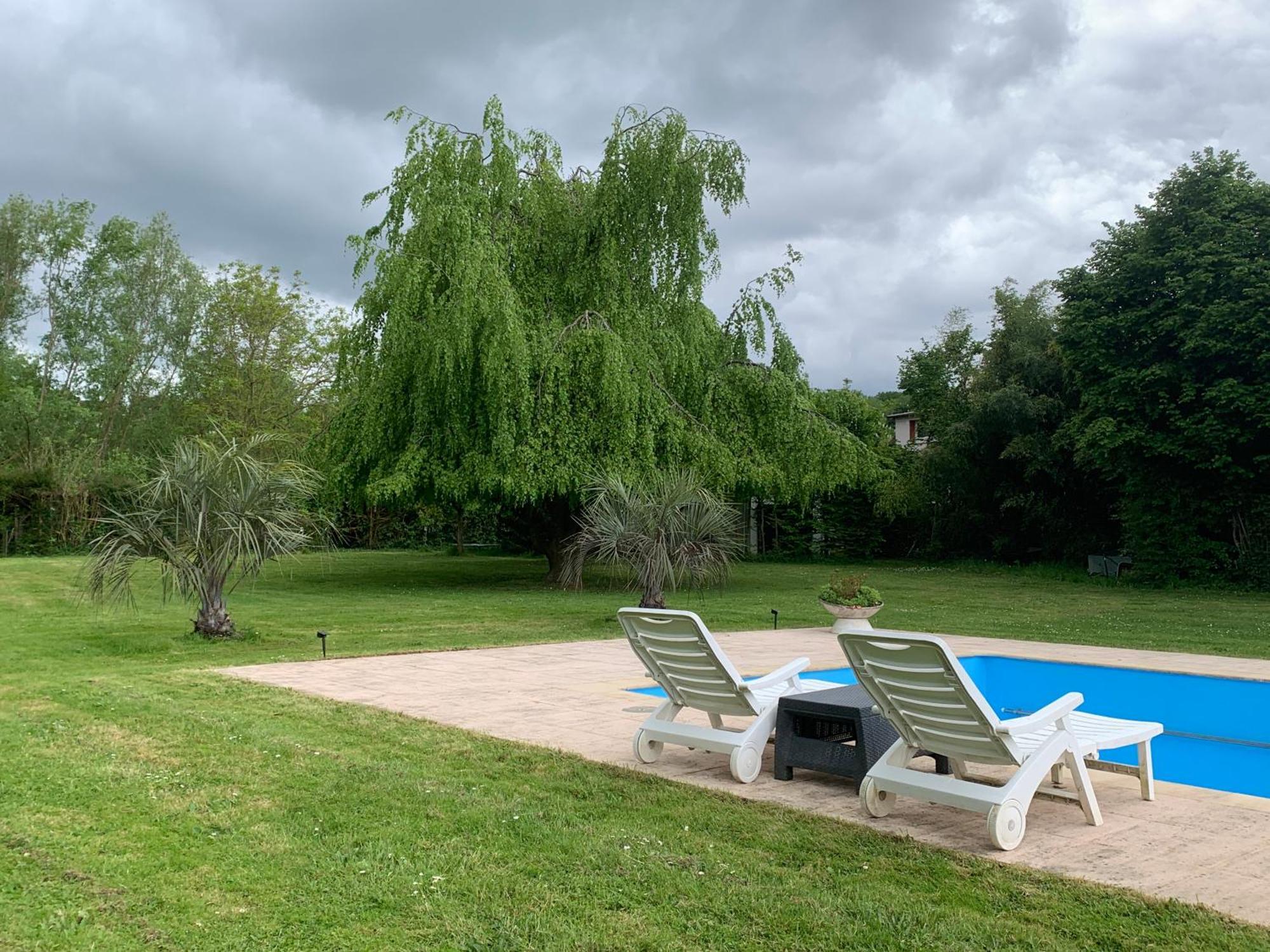 Appartement Familial Au Bord De La Marne, Jardin 8000M2, Piscine, Court De Tennis, Terrasse, Parking Gratuit Proche Disneyland 伊斯勒勒维莱努瓦 外观 照片