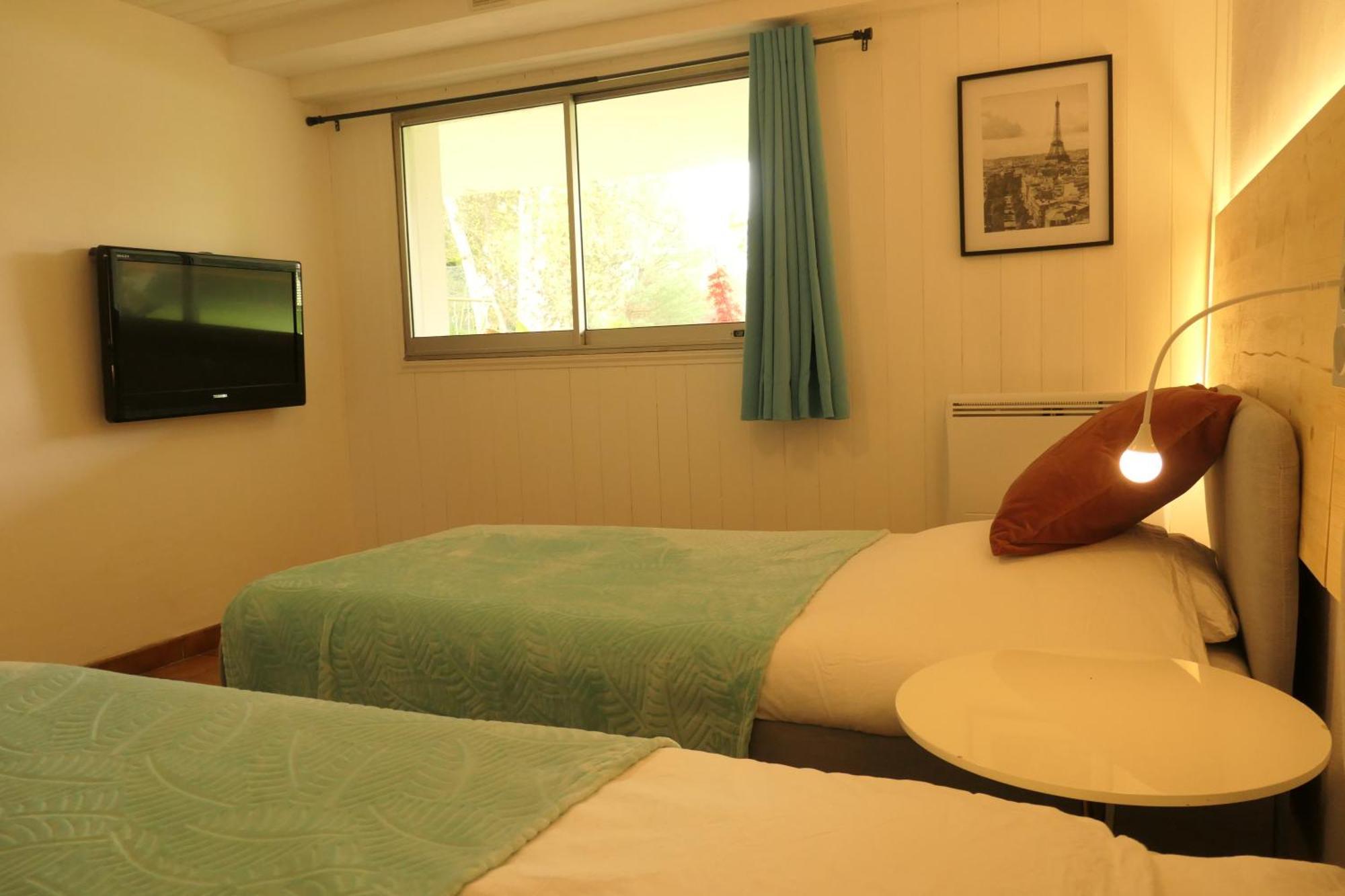 Appartement Familial Au Bord De La Marne, Jardin 8000M2, Piscine, Court De Tennis, Terrasse, Parking Gratuit Proche Disneyland 伊斯勒勒维莱努瓦 外观 照片